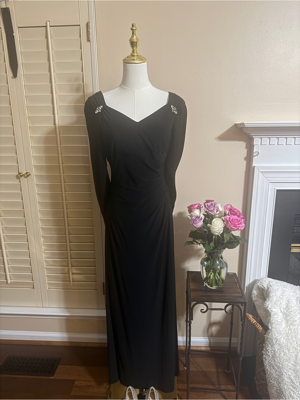 Elegant Black Long Sleeve Evening Dress